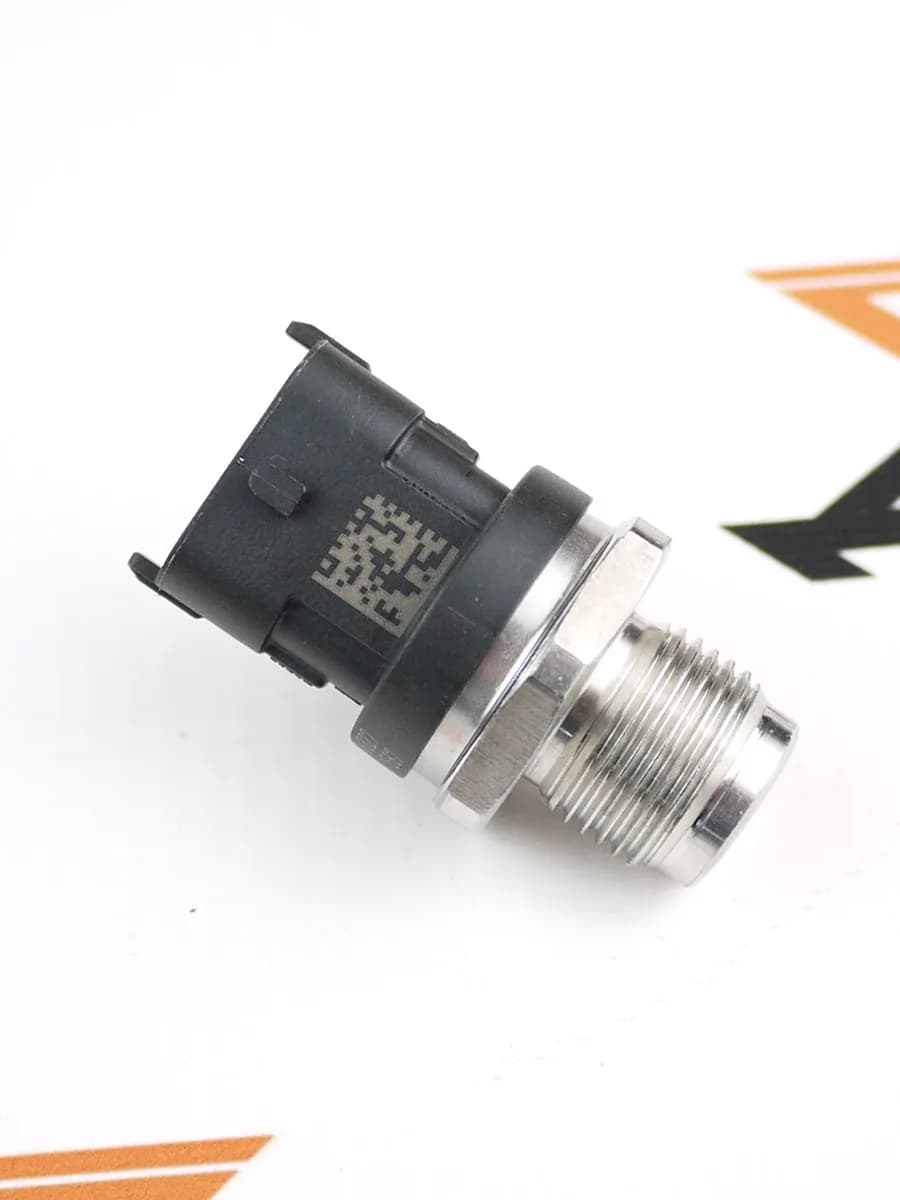 Датчик давления топлива в рампе BOSCH (аналог) (арт.- 5297640, 0281006327)